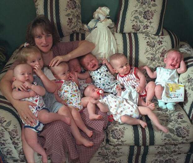 Первые в мире близнецы-семерняшки отпраздновали 18-летие