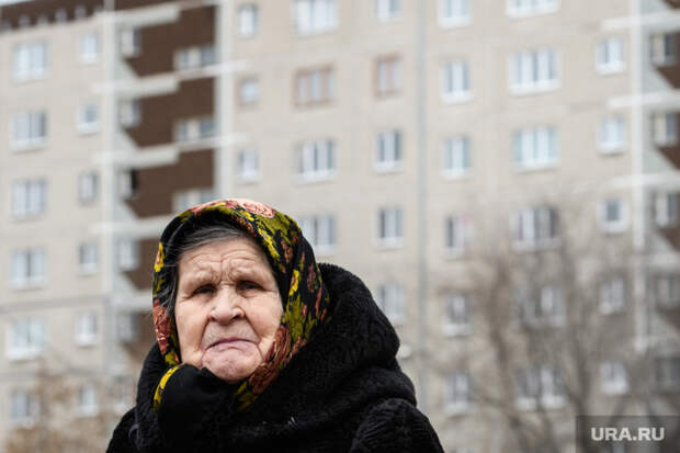 Сидорова, 67 лет, пенсионерка по старости, проживает в.