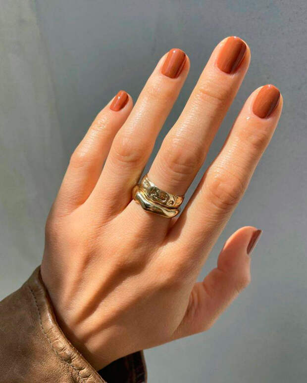 Эти 12 осенних оттенков для ногтей всегда выглядят стильно и актуально