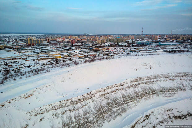 Как якутский город живет с ОГРОМНОЙ дырой в земле (ФОТО)