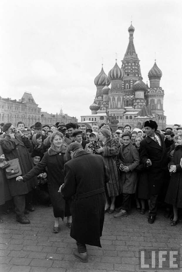 12 апреля 1961 года. Всенародное ликование СССР, гагарин, космос, ностальгия