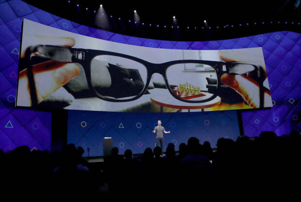 Facebook совместно с Ray-Ban Luxottica разрабатывает умные очки Orion. /Фото: amp.businessinsider.com