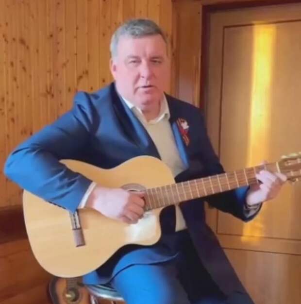 Илья Беспалов поздравил туляков с Победой песней «Последний бой»