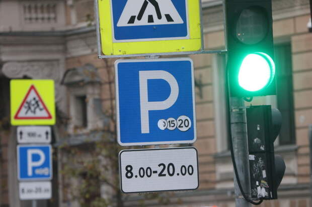 Автомобилистов предупредили об отключении светофора 11 мая на углу Лиговского проспекта и Кузнечного переулка
