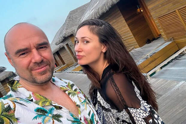 Адвокат Романа Товстика Рябченко подтвердил его развод с женой Еленой