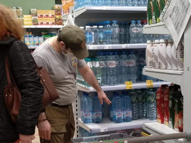Кочуют из магазина в магазин: голодные мигранты грабят московские супермаркеты Кочуют из магазина в магазин: голодные мигранты грабят московские супермаркеты