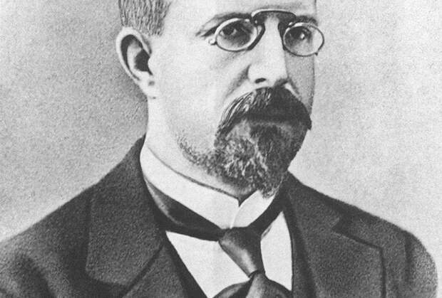 Сумел пережить революцию. 