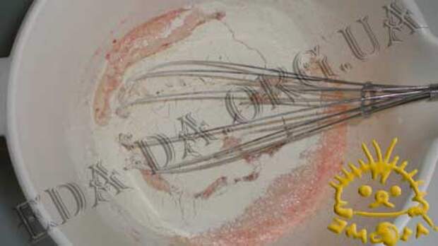 Кулинарные рецепты блюд с фото - Закусочные томатные блинчики с печенью трески, пошаговое фото 3