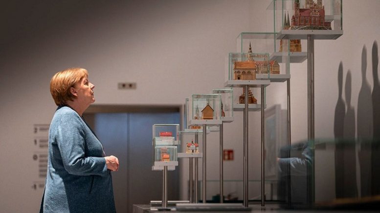 «Мамочка» немецкой нации уходит на пенсию. Проводы уже начались