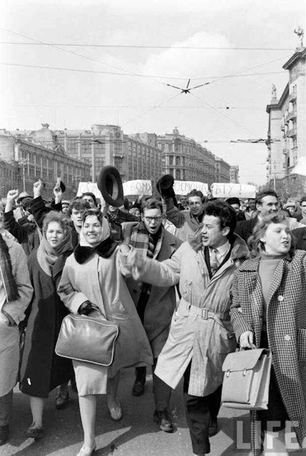 12 апреля 1961 года. Всенародное ликование СССР, гагарин, космос, ностальгия