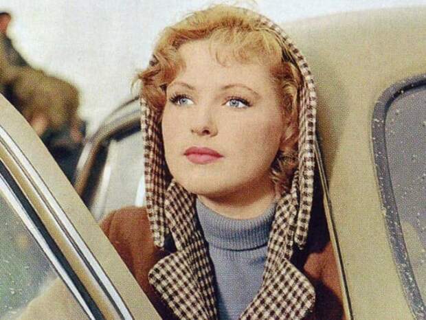 Она рассталась с ним легко, он ещё долго страдал. Наталья Фатеева никогда не говорила о своём первом муже, но он стал известным