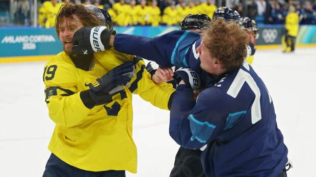 Канада уничтожает всех подряд, словаки из КХЛ почти в плей-офф, скандинавы дерутся. Что творится на Олимпиаде