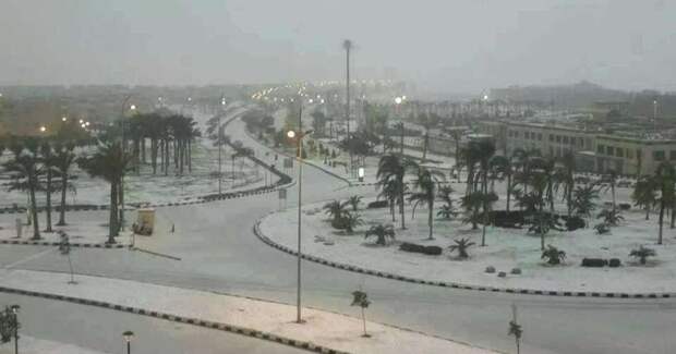 Сахара, Саудовская Аравия, Египет: откуда появляется аномальный снег в пустынях