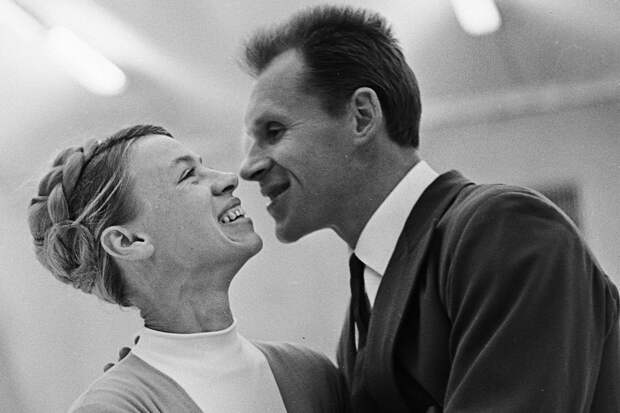 Фигуристов Протопопова и Белоусову, прах которой вдовец хранил семь лет у сердца, предали земле