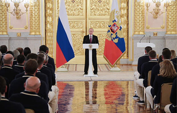 Президент РФ Владимир Путин на встрече с олимпийской сборной России в Александровском зале Большого Кремлевского дворца