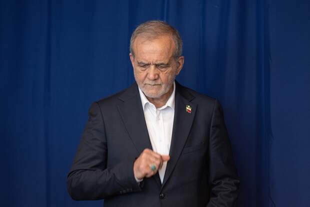 Пезешкиан отверг слухи об ударе Ирана по Азербайджану