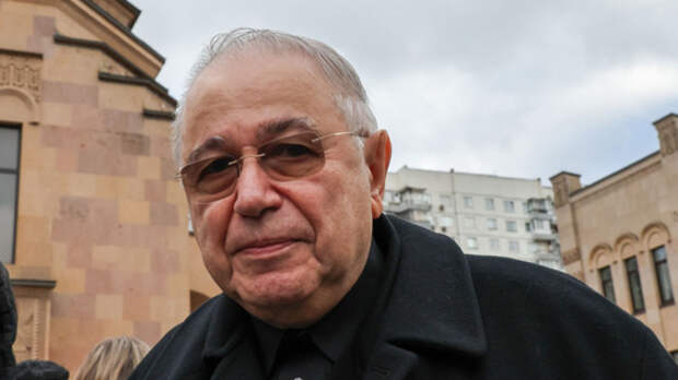 Отказ от корпоративов, здоровье, развод с Брухуновой: как живет Петросян