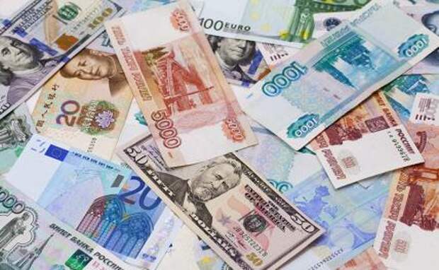 «Черный август» на пороге: Вакцина не спасет рубль от девальвации