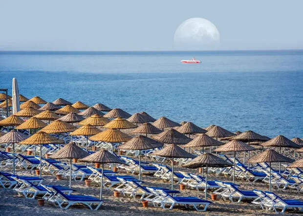 Штрафы стали выписывать на пляжах за «резервирование» лежаков