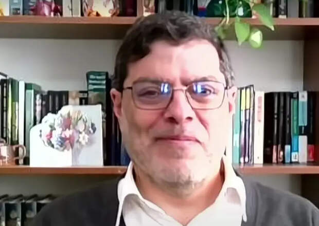 Ирано-американский профессор: настоящие «монстры» находятся в Лондоне и Вашингтоне, а не в Тегеране