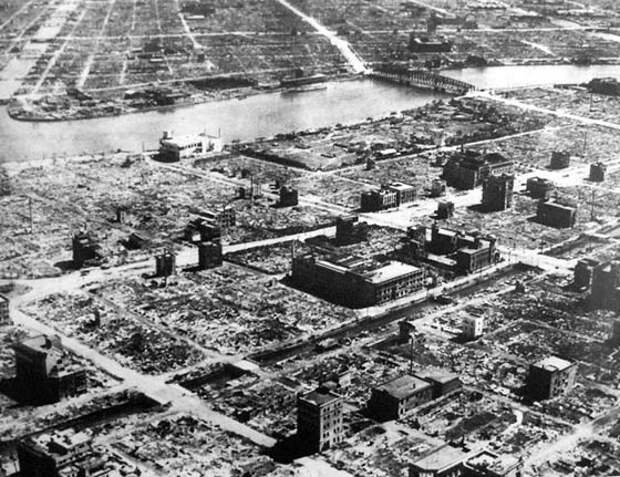 Токио 1945 НАПАЛМОВЫЙ ЯПОНСКИЙ ХОЛОКОСТ Как американцы жгли бомбили напалмом японскую столицу
