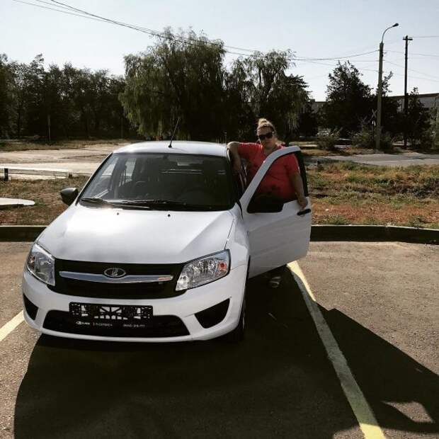Пока не НАСОбирАЛИ: героические девушки за рулем российских авто