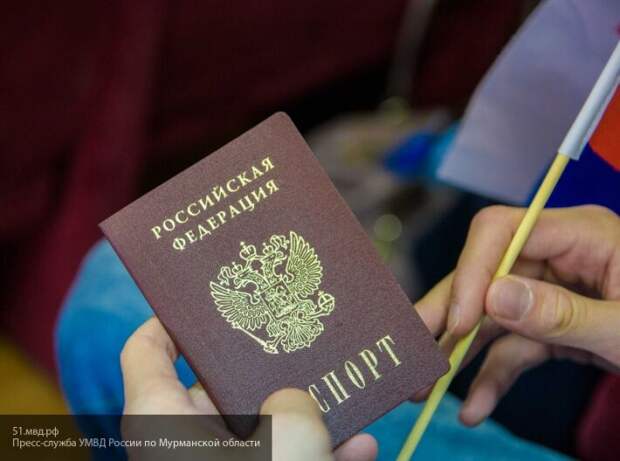Вступил в силу закон, позволяющий украинцам и белорусам упрощенно получить паспорт РФ