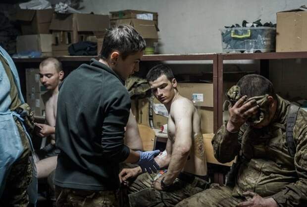 ВСУ за минувшие сутки потеряли до 2005 военнослужащих, сообщили в Минобороны РФ. По данным ведомства, только на Харьковском направлении противник лишился до 550 бойцов.