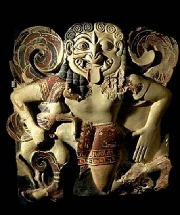 Терракотовый горгонейон (амулет), изображающий Медузу. искусство, мифы, современность