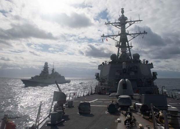 Горькое прозрение на Западе: «Чёрное море - это русский «тир», а корабли ВМС США в нём - лёгкие мишени»