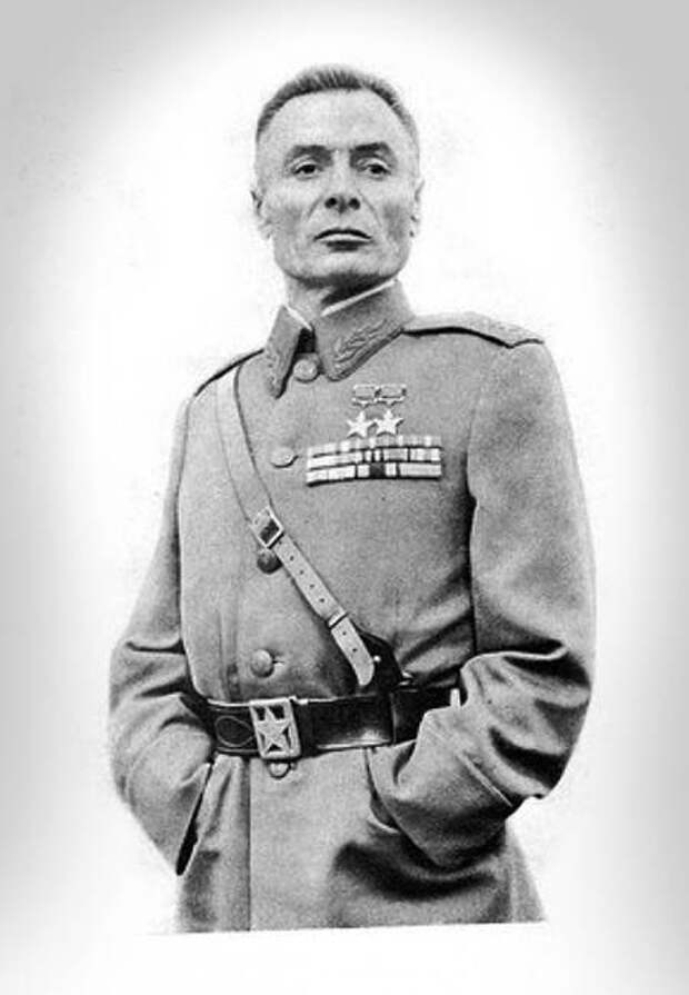Петров Василий Степанович – офицер, который воевал без рук