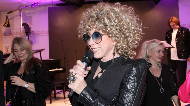 Главное — найти того, кто заплатит: как Елена Воробей в 58 лет поддерживает молодость