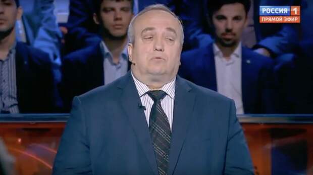СМИ: отставку Клинцевича инициировало Минобороны за его болтливость
