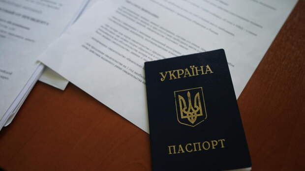 Каждый шестой житель Украины хочет уехать из страны