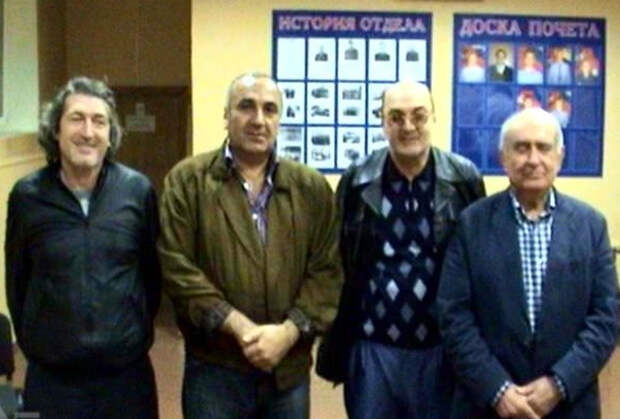 Слева направо: воры в законе Теймураз Джалагания (Чинчхлия), Тариэл Ониани (Таро), Тамаз Корошинадзе (Тамаз), Гурам Чикаберидзе (Чика). 2008 год, Москва