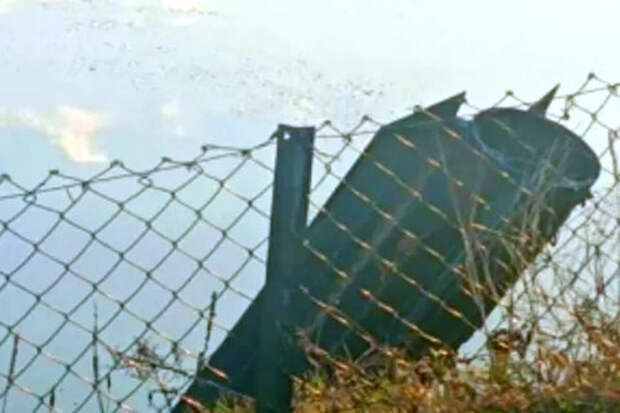 В сети показали кадры с обломками, предположительно, иранской ракеты в Турции