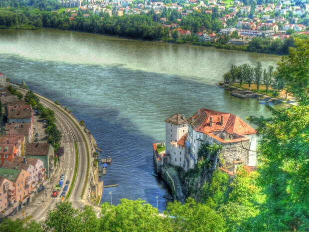 Триречье: здесь реки Инн и Ильц впадают в Дунай возле немецкого города Пассау. контраст, природа, реки, слияние