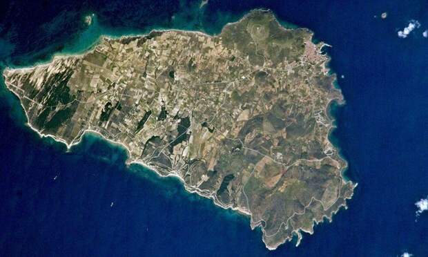 Остров Тенедос. Фото: winenews.gr