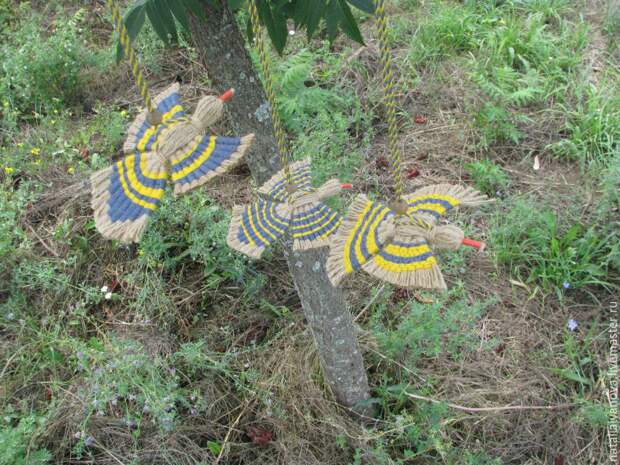 Делаем подвеску «Птицы счастья» из джутового шпагата и разноцветных нитей