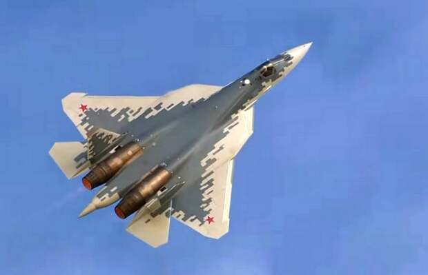 Российский истребитель пятого поколения Су-57 может получить двухместную версию