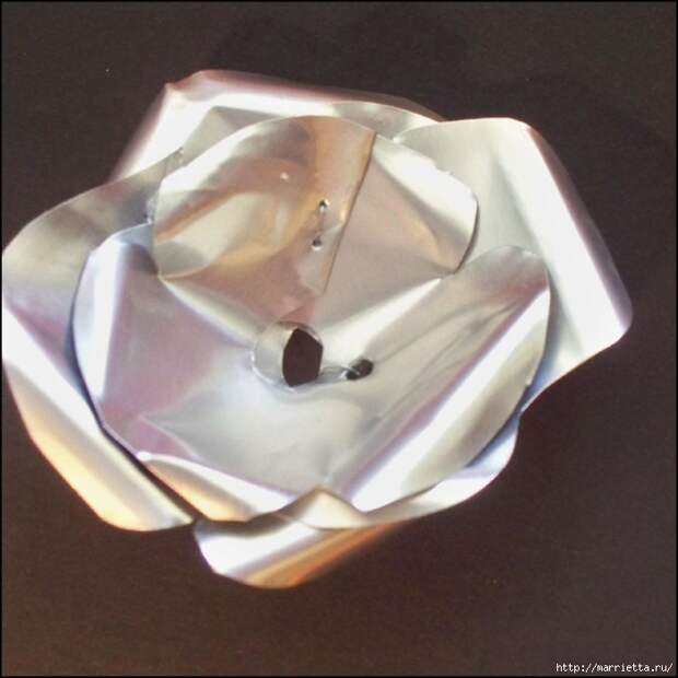 Розы и бабочки из алюминиевых баночек. Мастер-класс (7) (700x700, 259Kb)