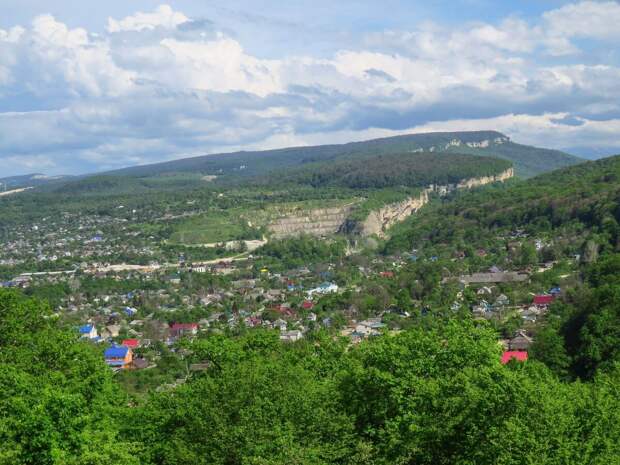 Посёлок Каменномостский (Адыгея). Здесь и далее фото автора.