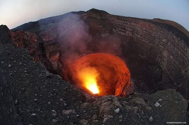 Как не сгореть на вулкане. Топ 7 самых крутых вулканов доступных для посещения африка, видео, вулканы, приключения, путешествия
