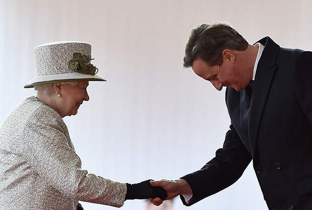 Дэвид Кэмерон и королева Елизавета II
