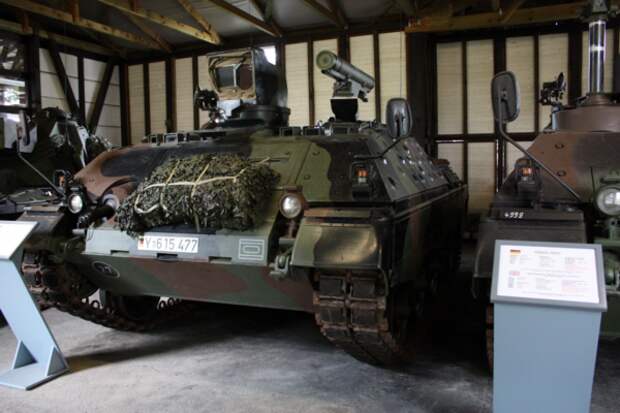 Raketenjagdpanzer Jaguar 2 в музее Источник:https://upload.wikimedia.org/wikipedia/commons/c/c1/Panzermuseum_Munster_2010_0943.JPG