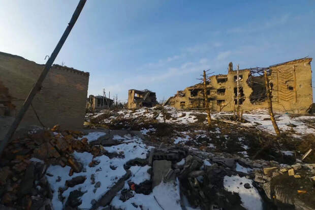 "РВ": ВСУ начали минировать и взрывать здания при приближении российских военных