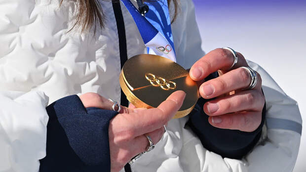 Спортсменам на Олимпиаде заменят медали с дефектами