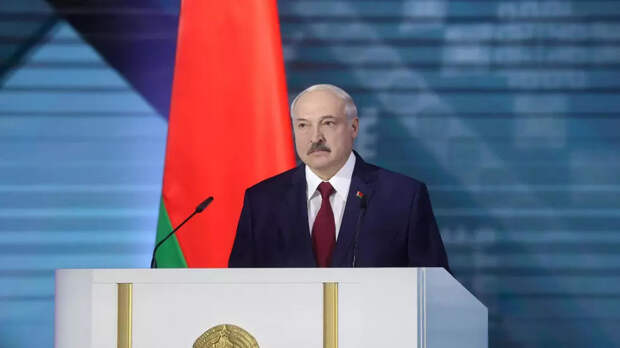 Выступая на женском форуме «За Беларусь», Александр Лукашенко заявил, что страна закроет границу с Литвой и Польшей, а также усилит границу с Украиной.