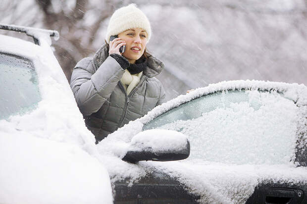 Как выжить на трассе зимой в застрявшей машине?