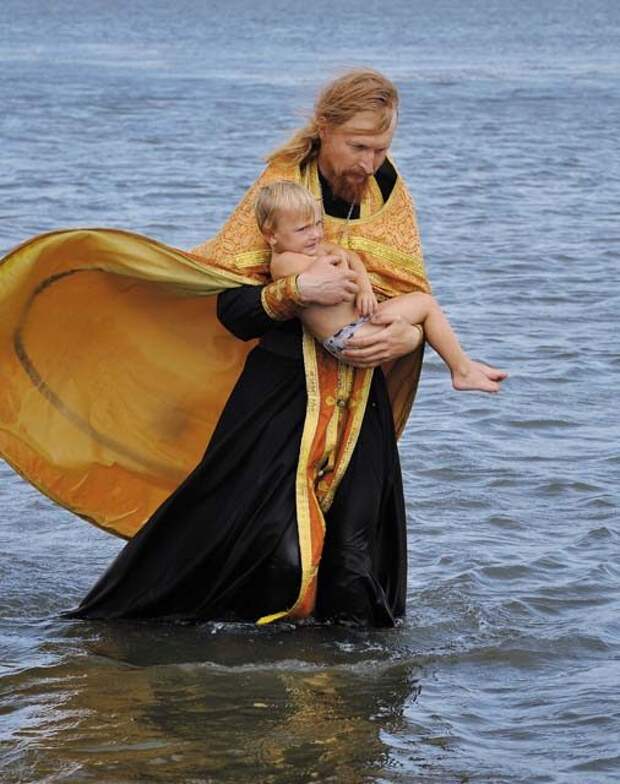Крещение — отжившая традиция или необходимость?